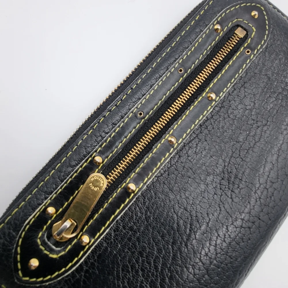 LOUis Vuitton Suhali Leather Zippy Long Wallet..Authentic..